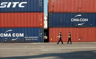 湾仔海关精准服务，助力洪湾港码头优化营商环境，畅通货物进出口